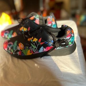 Floral knit sneakers black background. New, size 12 no box, never worn.